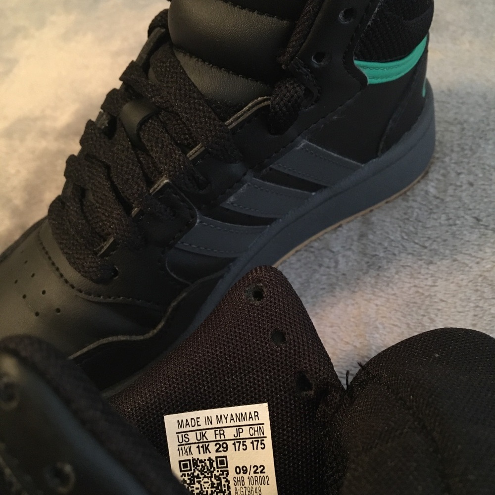 Adidas - Picture 7 of 7